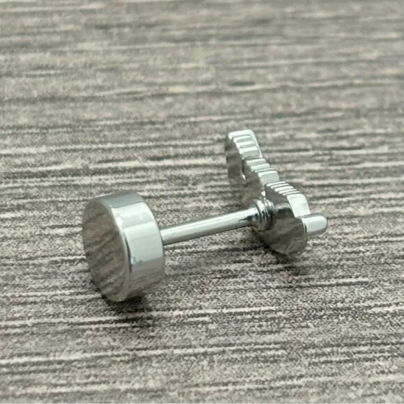 NEW! Tiny Feather Earrings Silver - Picture 7 of 8